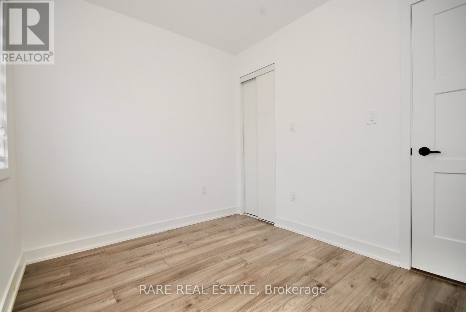 5 Pumpkin Corner Crescent, Barrie, Ontario  L9J 0C2 - Photo 13 - S12446989