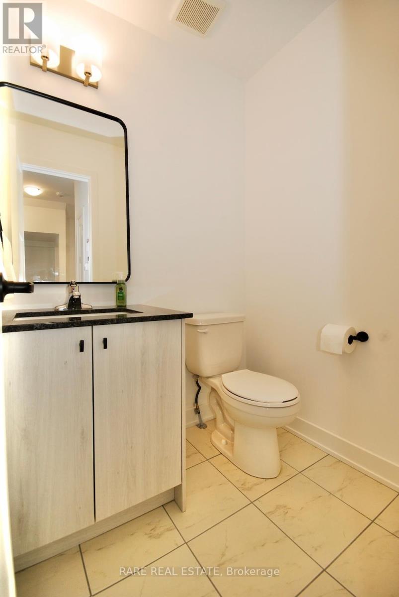 5 Pumpkin Corner Crescent, Barrie, Ontario  L9J 0C2 - Photo 5 - S12446989