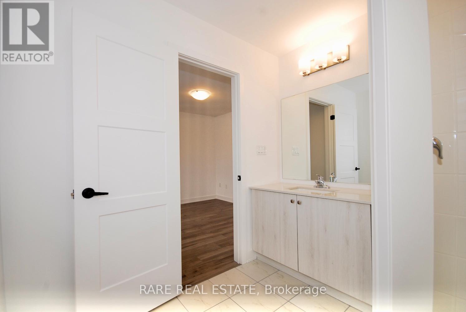 5 Pumpkin Corner Crescent, Barrie, Ontario  L9J 0C2 - Photo 8 - S12446989