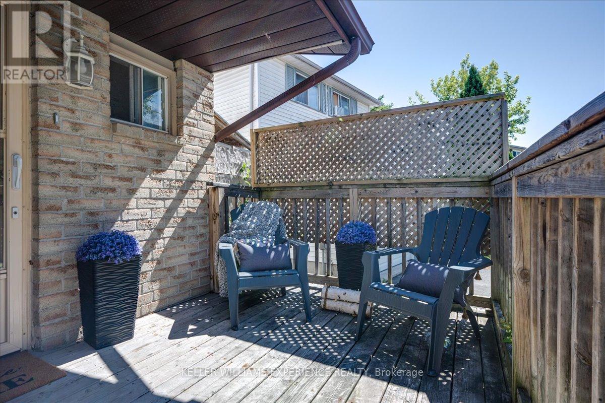 49 Laurie Crescent, Barrie (Wellington), Ontario  L4M 6C7 - Photo 12 - S12447016
