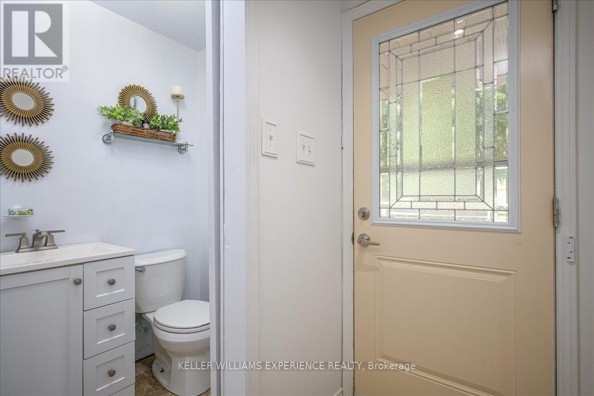 49 Laurie Crescent, Barrie (Wellington), Ontario  L4M 6C7 - Photo 17 - S12447016