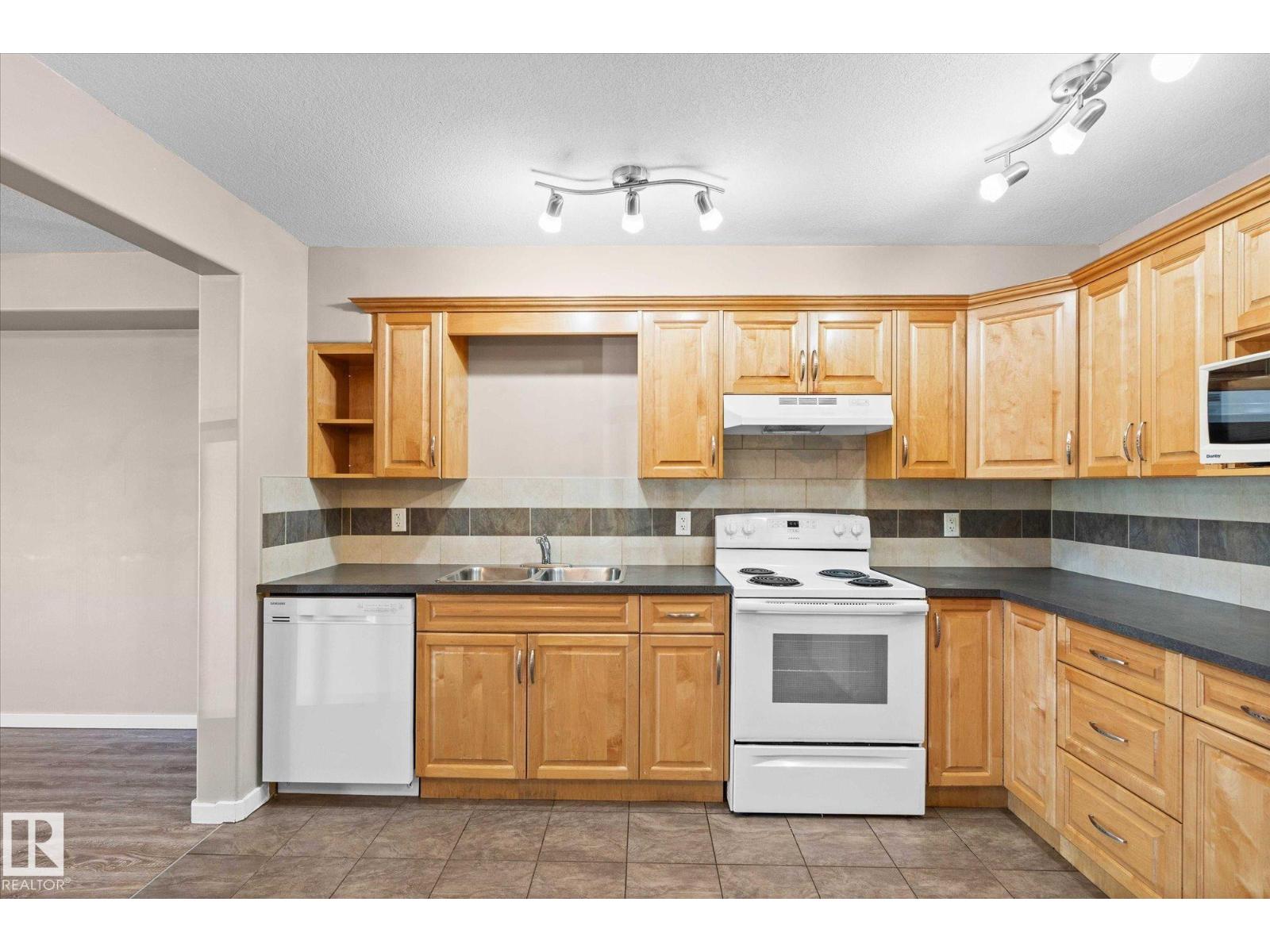 #104 11827 105 St Nw, Edmonton, Alberta  T5G 2N1 - Photo 8 - E4459178