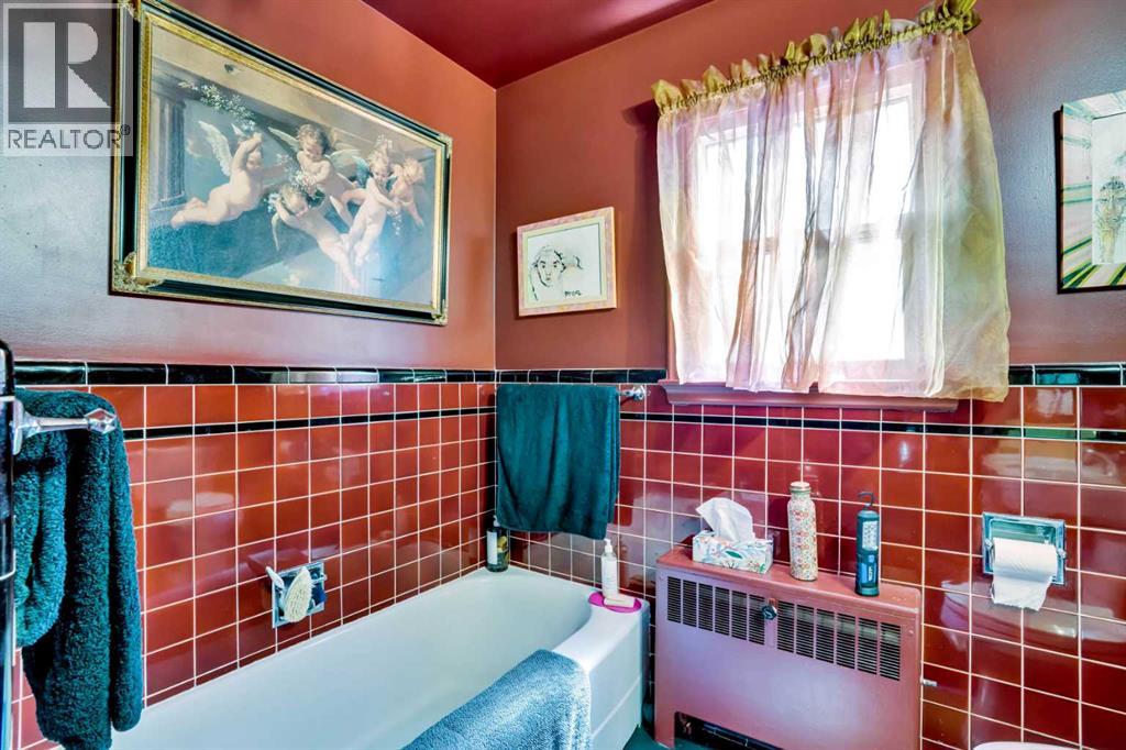 1334 Crescent Road Nw, Calgary, Alberta  T2M 4A9 - Photo 11 - A2261572