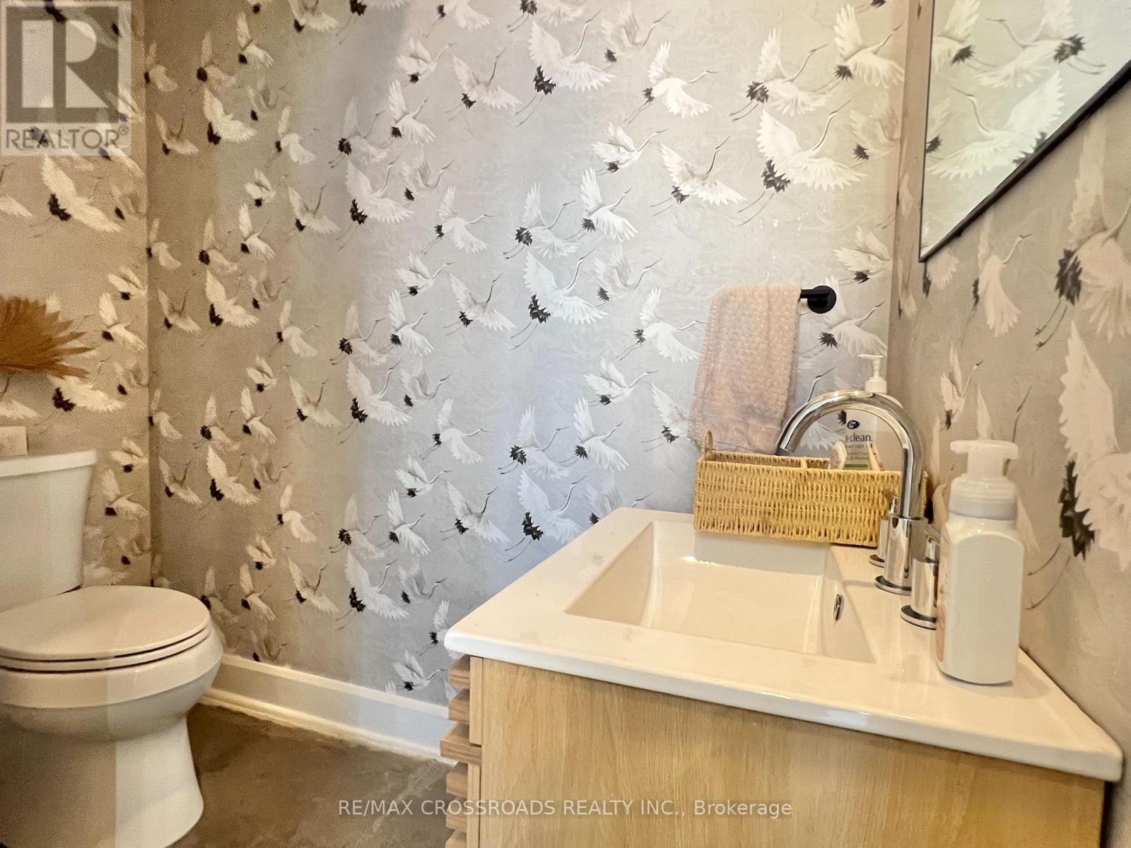 1a - 3333 Dundas Street W, Toronto, Ontario  M6P 2A6 - Photo 4 - W12436396