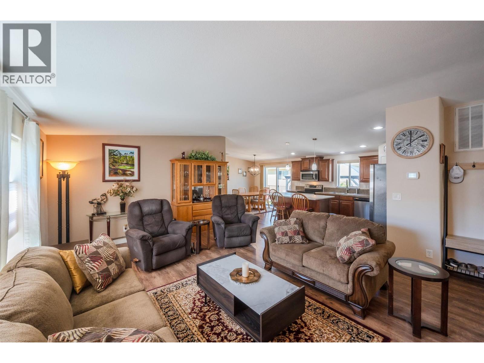 8300 Gallagher Lake Frontage Road Unit# 55, Oliver, British Columbia  V0H 1T2 - Photo 4 - 10359100