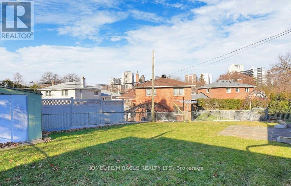 78 Wincott Drive W, Toronto, Ontario  M9R 2P1 - Photo 17 - W12401417