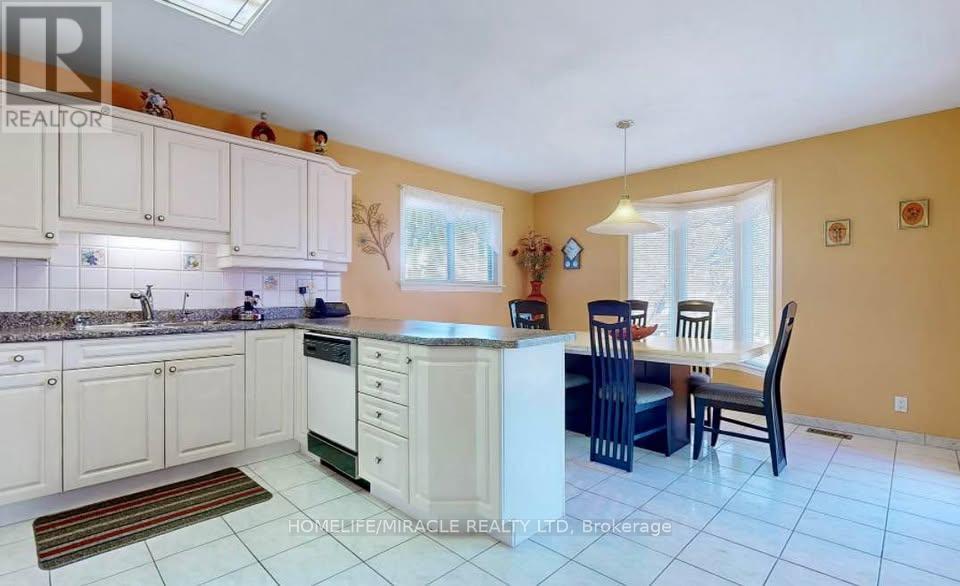 78 Wincott Drive W, Toronto, Ontario  M9R 2P1 - Photo 3 - W12401417