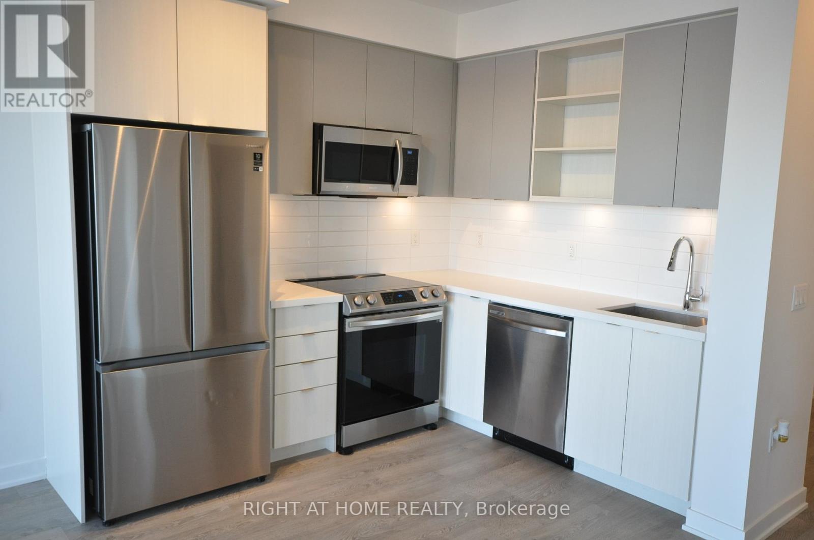 308 - 4675 Metcalfe Avenue, Mississauga, Ontario  L5M 0Z8 - Photo 4 - W12446993