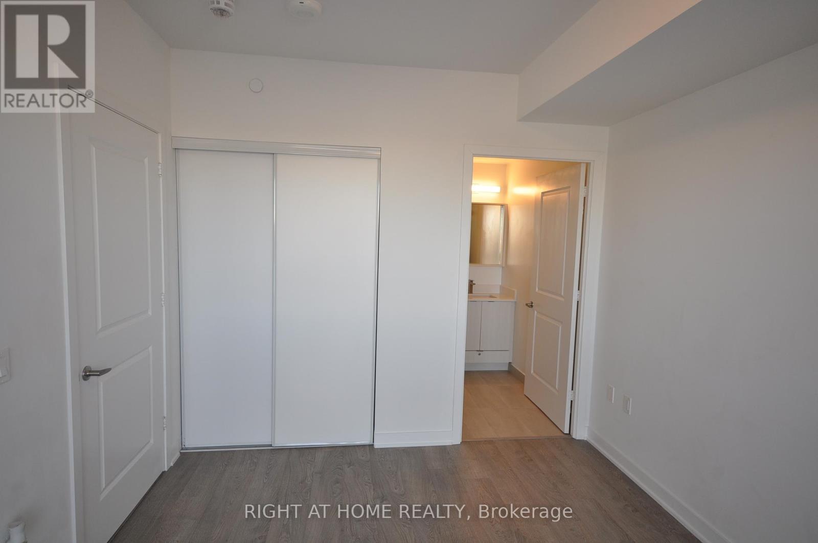 308 - 4675 Metcalfe Avenue, Mississauga, Ontario  L5M 0Z8 - Photo 9 - W12446993