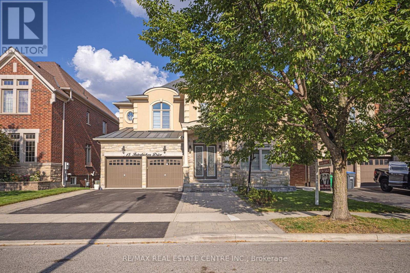 15 Interlacken Drive, Brampton (Credit Valley), Ontario  L6X 0Y1 - Photo 1 - W12447006