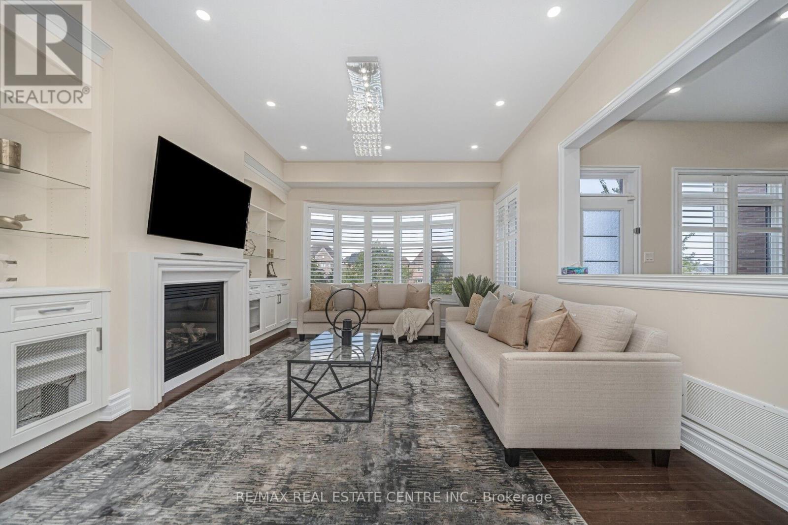 15 Interlacken Drive, Brampton (Credit Valley), Ontario  L6X 0Y1 - Photo 11 - W12447006