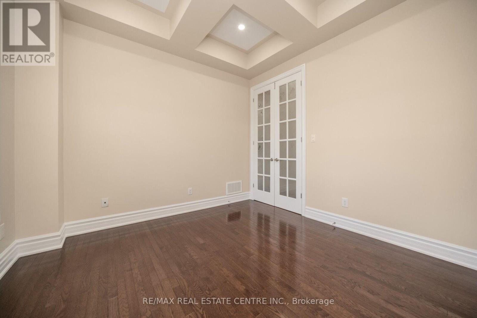 15 Interlacken Drive, Brampton (Credit Valley), Ontario  L6X 0Y1 - Photo 19 - W12447006