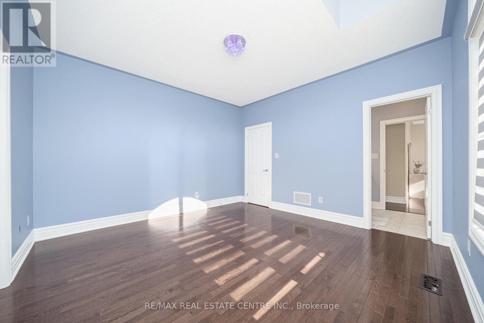 15 Interlacken Drive, Brampton (Credit Valley), Ontario  L6X 0Y1 - Photo 33 - W12447006