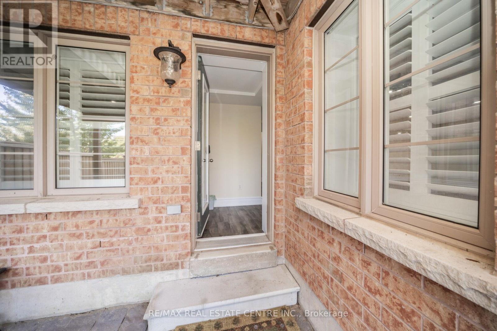 15 Interlacken Drive, Brampton (Credit Valley), Ontario  L6X 0Y1 - Photo 39 - W12447006