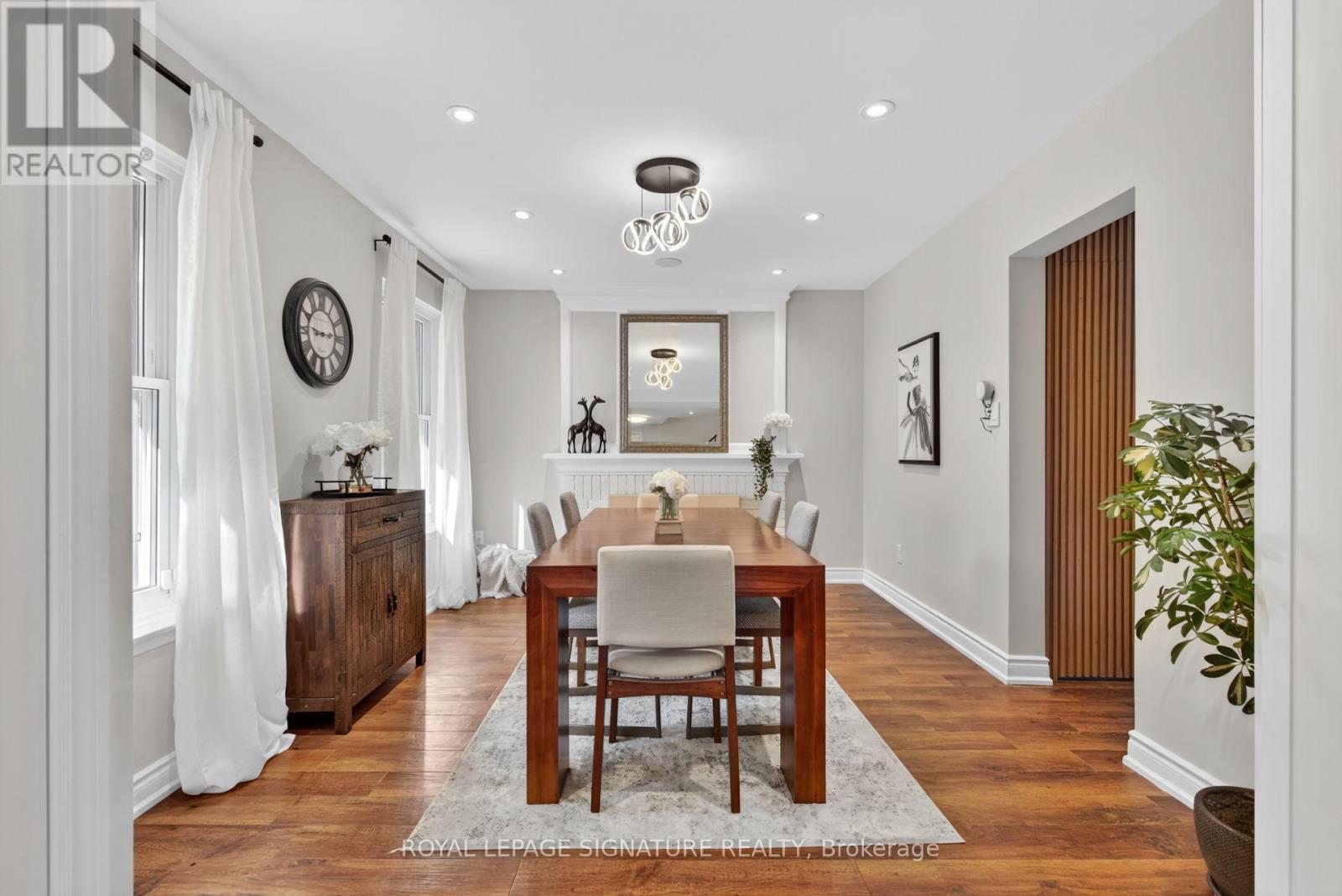 2254 Carol Road, Oakville (Fd Ford), Ontario  L6J 5L1 - Photo 19 - W12447019