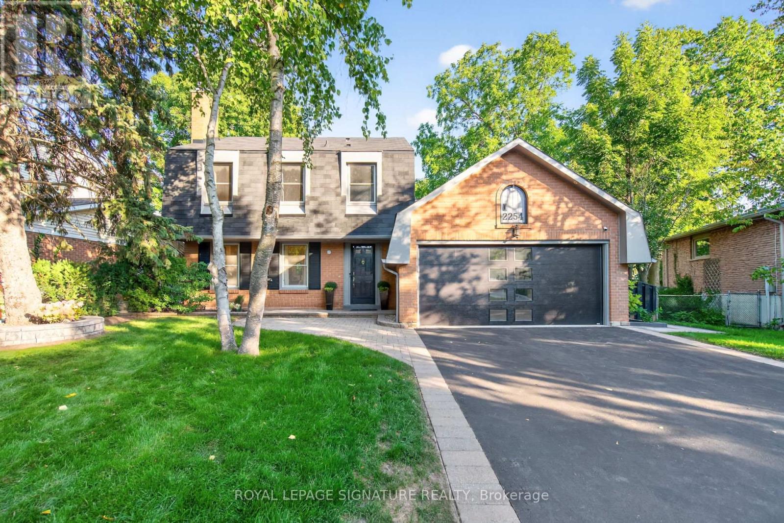 2254 Carol Road, Oakville (Fd Ford), Ontario  L6J 5L1 - Photo 2 - W12447019