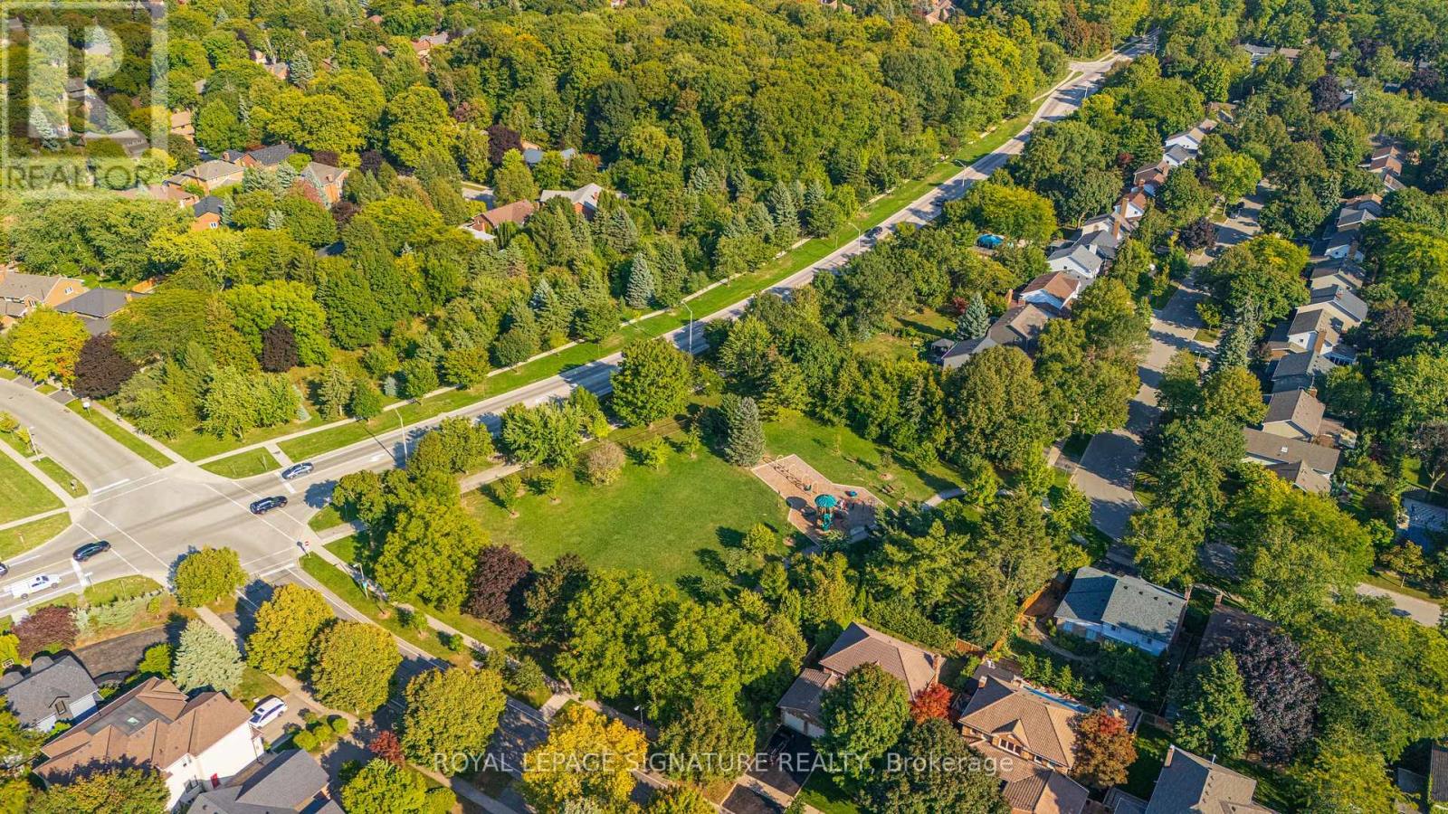 2254 Carol Road, Oakville (Fd Ford), Ontario  L6J 5L1 - Photo 49 - W12447019