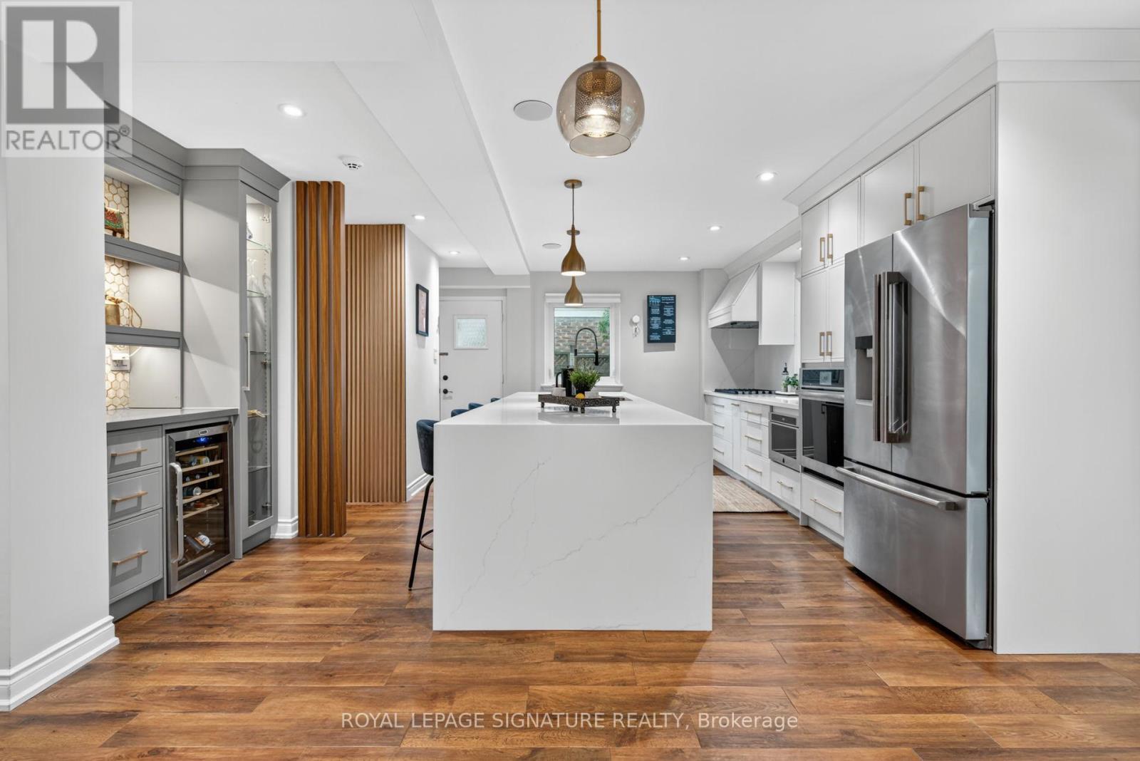 2254 Carol Road, Oakville (Fd Ford), Ontario  L6J 5L1 - Photo 5 - W12447019