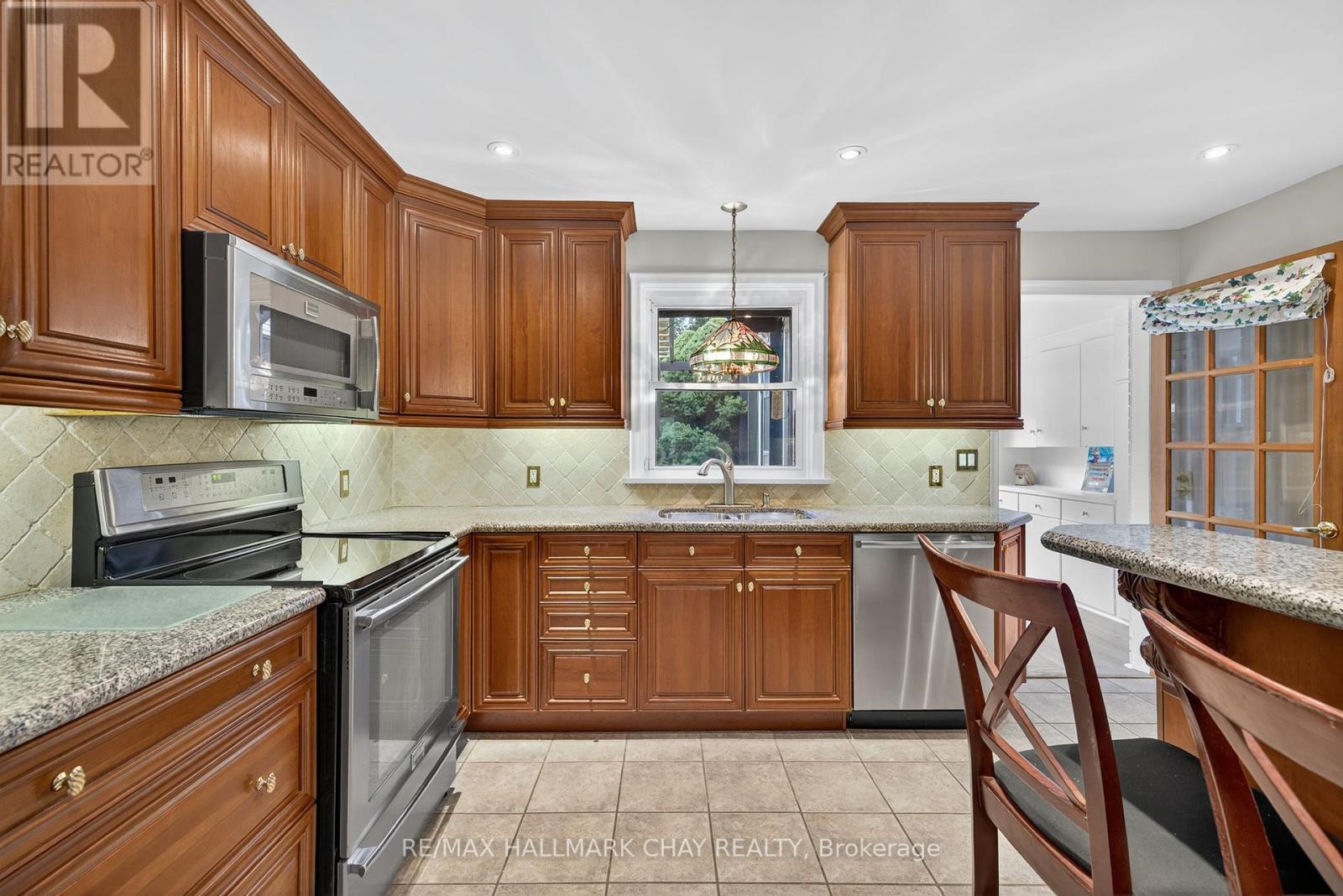 33 Mill Street S, Brampton (Downtown Brampton), Ontario  L6Y 1S7 - Photo 10 - W12447029