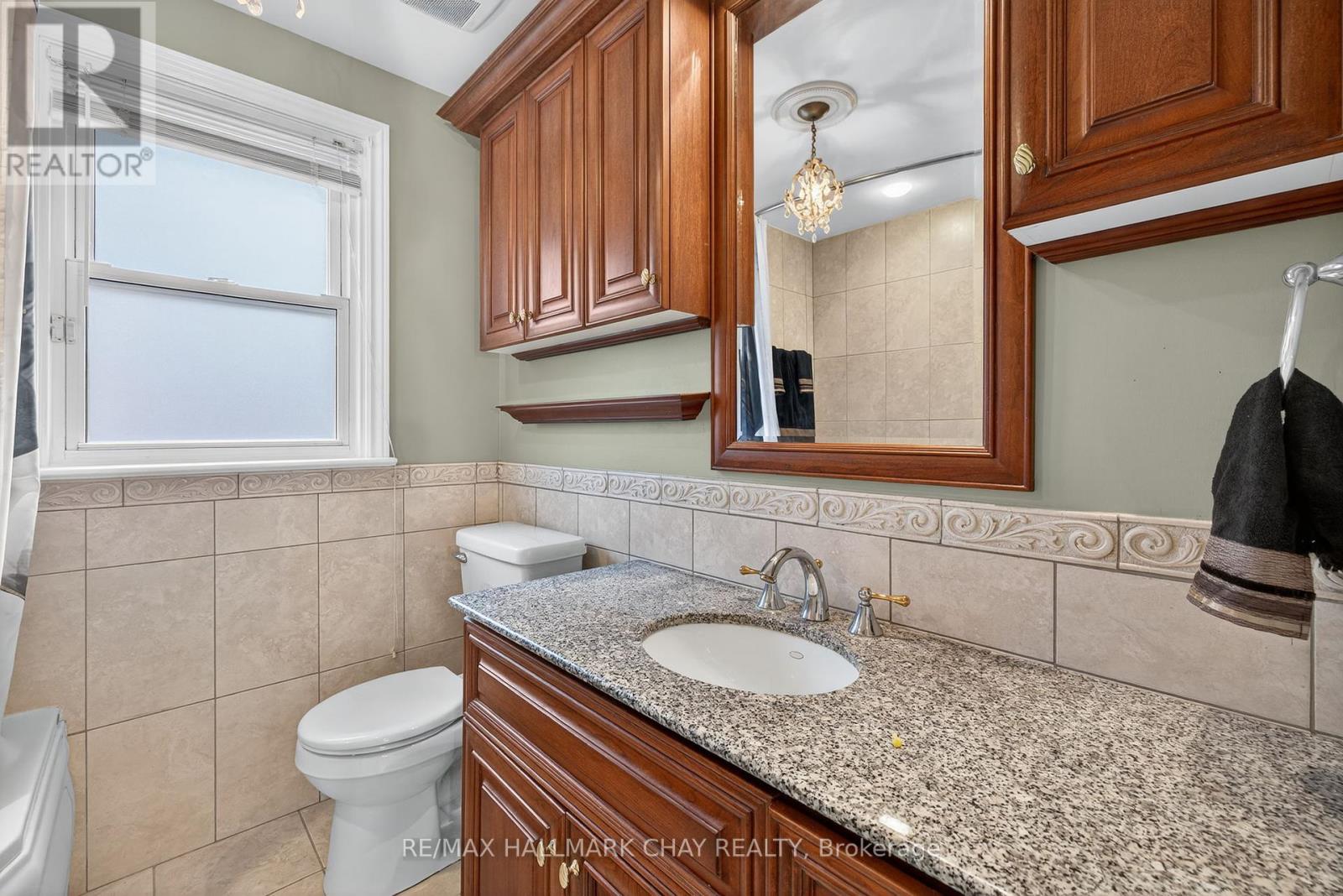33 Mill Street S, Brampton (Downtown Brampton), Ontario  L6Y 1S7 - Photo 17 - W12447029