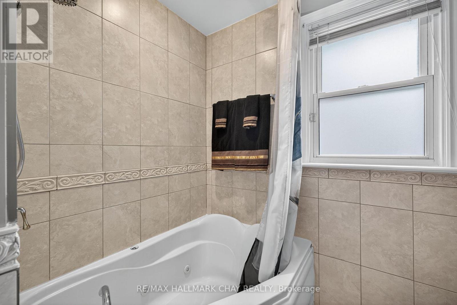 33 Mill Street S, Brampton (Downtown Brampton), Ontario  L6Y 1S7 - Photo 18 - W12447029