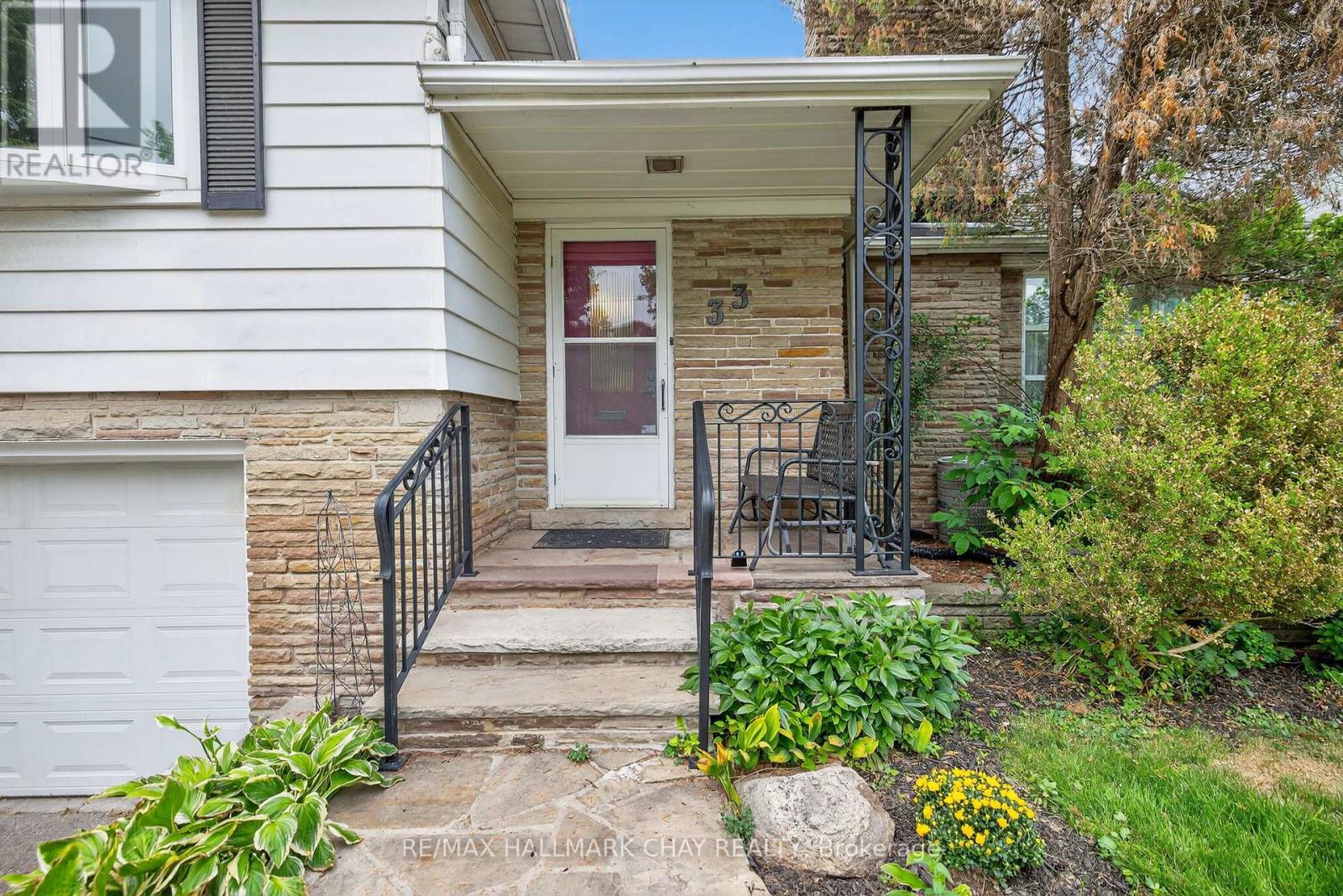 33 Mill Street S, Brampton (Downtown Brampton), Ontario  L6Y 1S7 - Photo 4 - W12447029