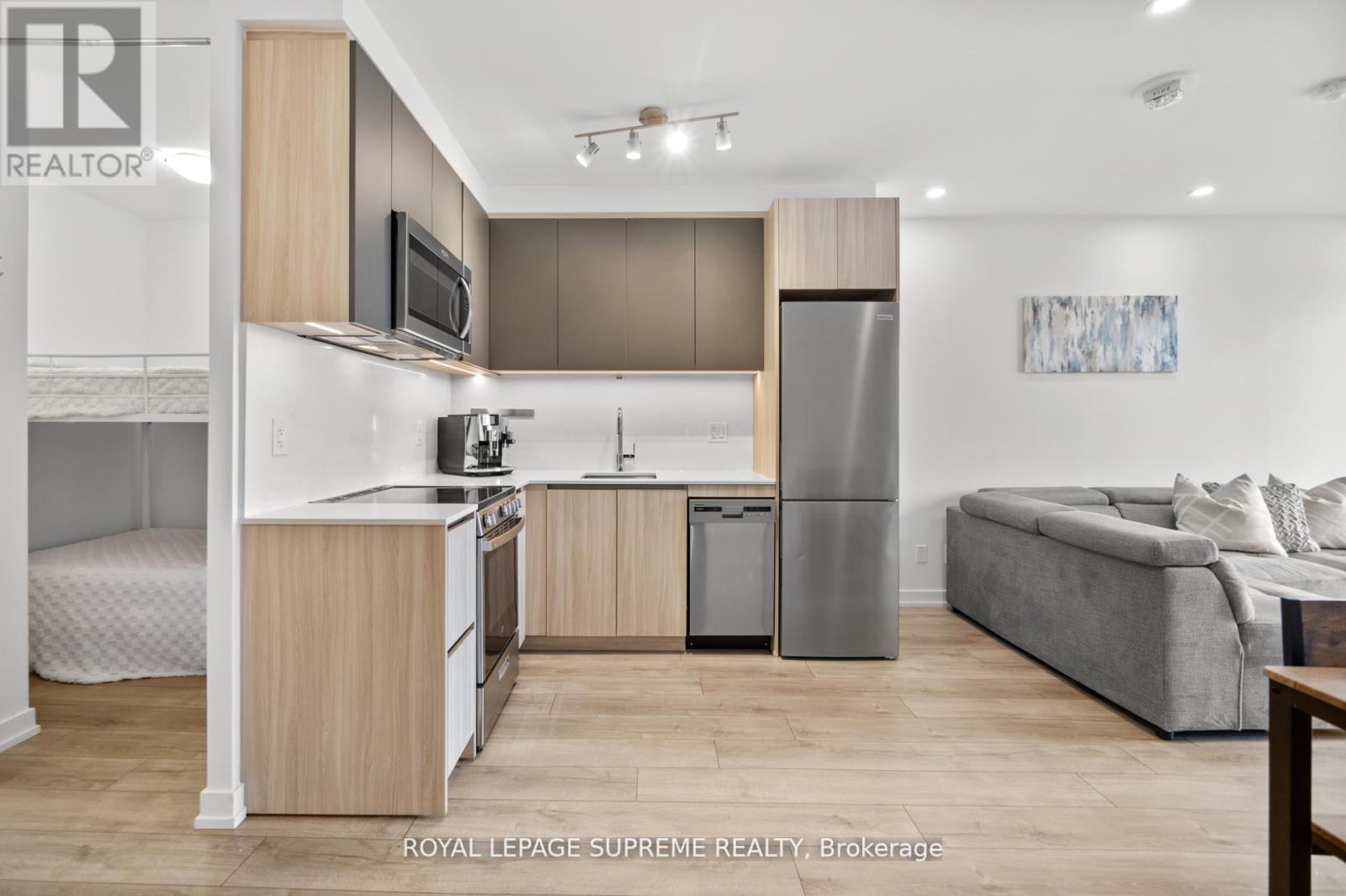 925 - 3100 Keele Street, Toronto (Downsview-Roding-Cfb), Ontario  M3M 0E1 - Photo 15 - W12447052