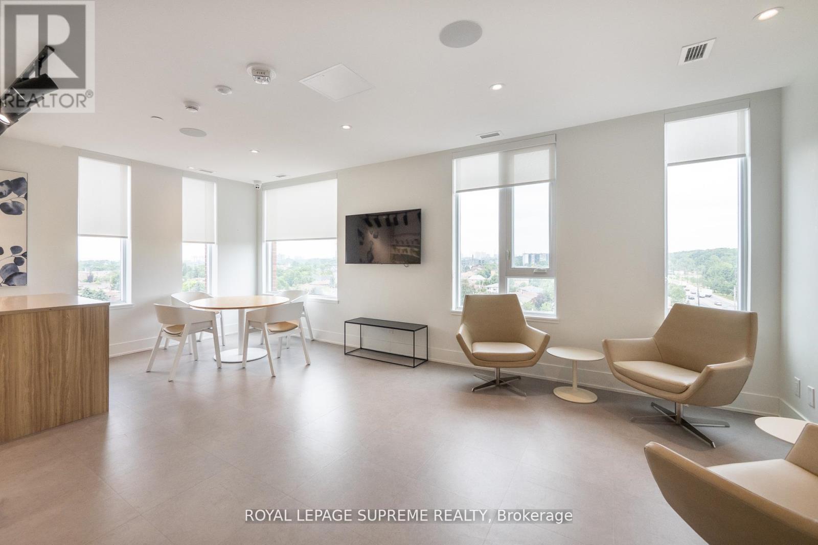 925 - 3100 Keele Street, Toronto (Downsview-Roding-Cfb), Ontario  M3M 0E1 - Photo 28 - W12447052