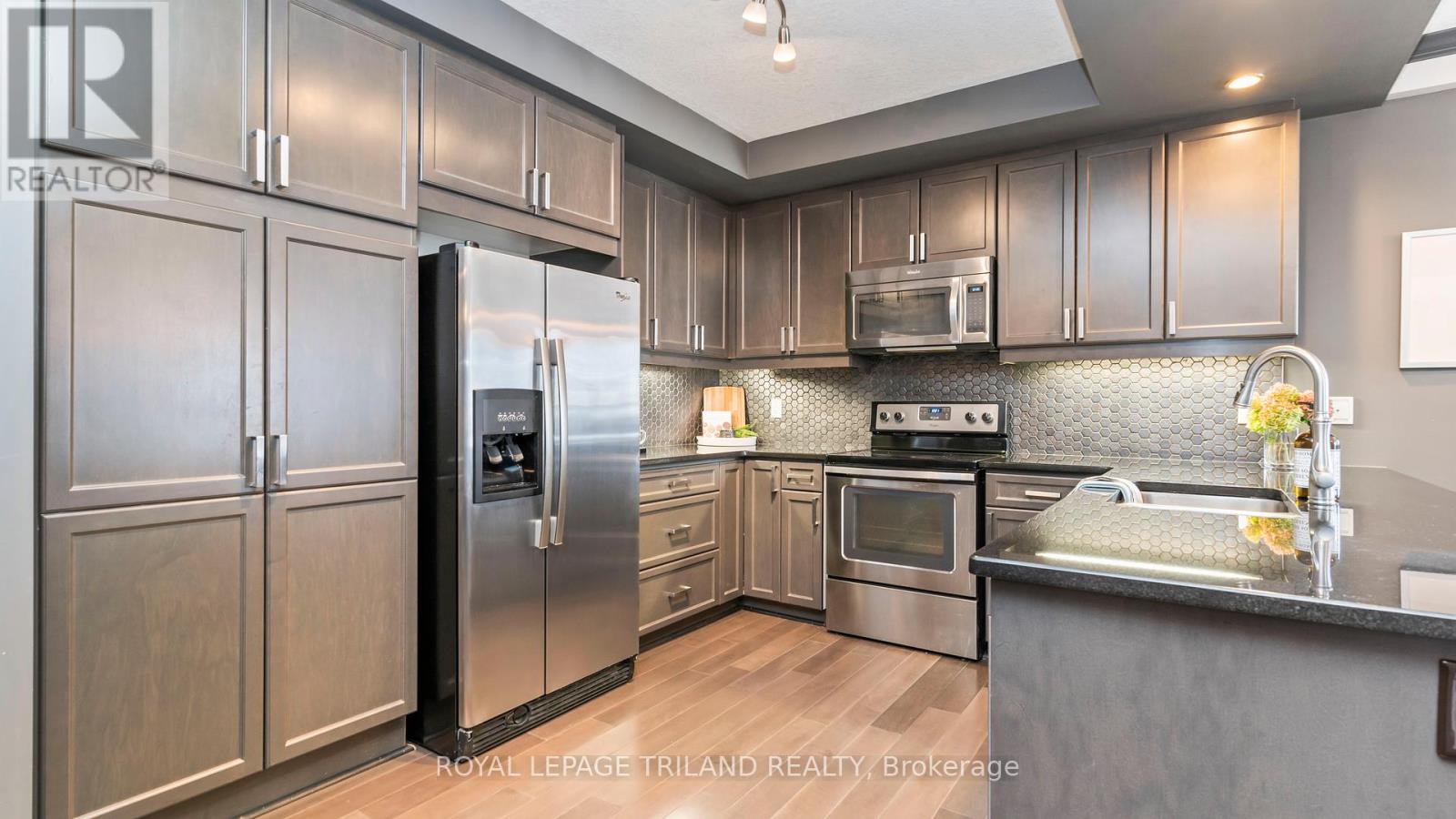 2303 - 330 Ridout Street N, London East, Ontario  N6C 3Z3 - Photo 15 - X12433191