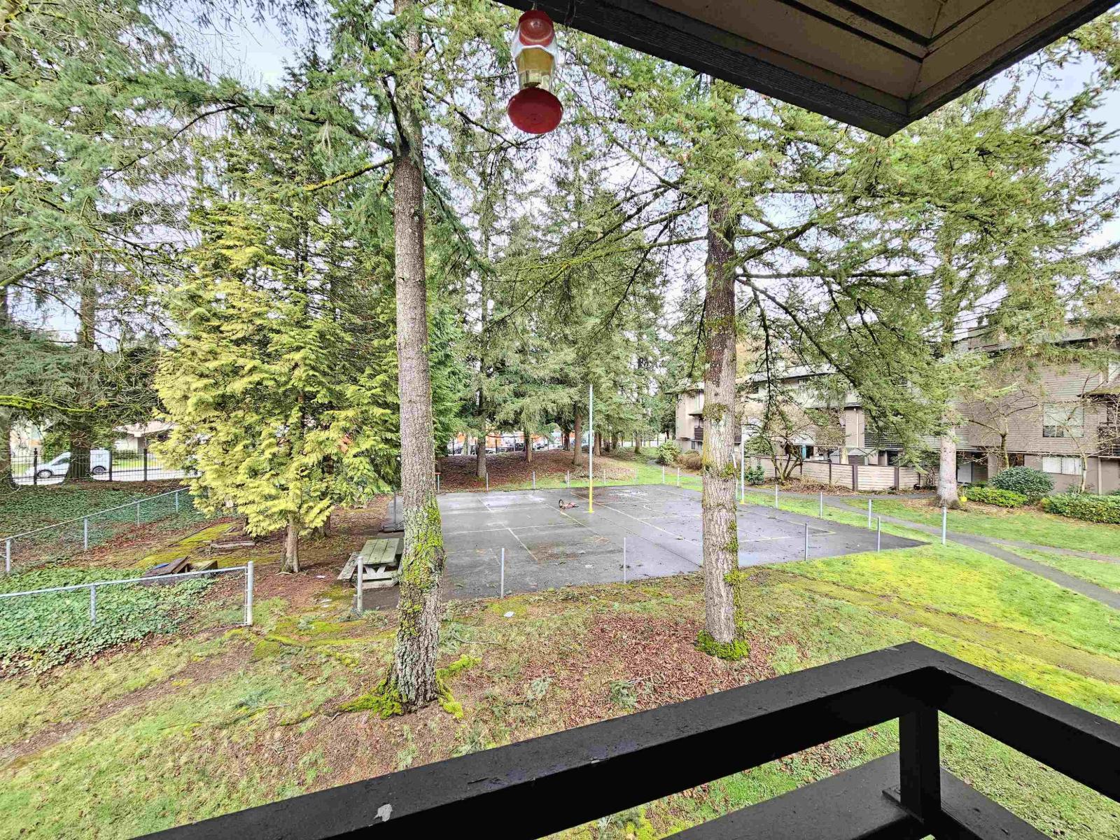 10539 Holly Park Lane, Surrey, British Columbia  V3R 6X8 - Photo 2 - R3055584