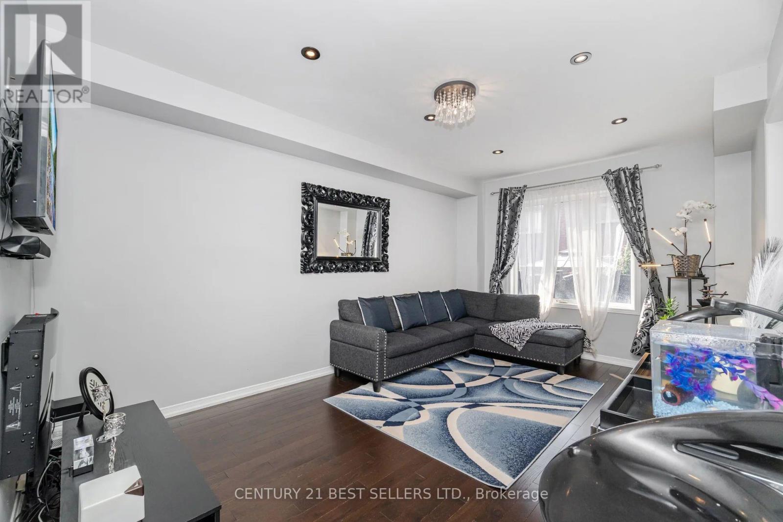 416 Duncan Lane, Milton, Ontario  L9T 0V3 - Photo 10 - W12429287