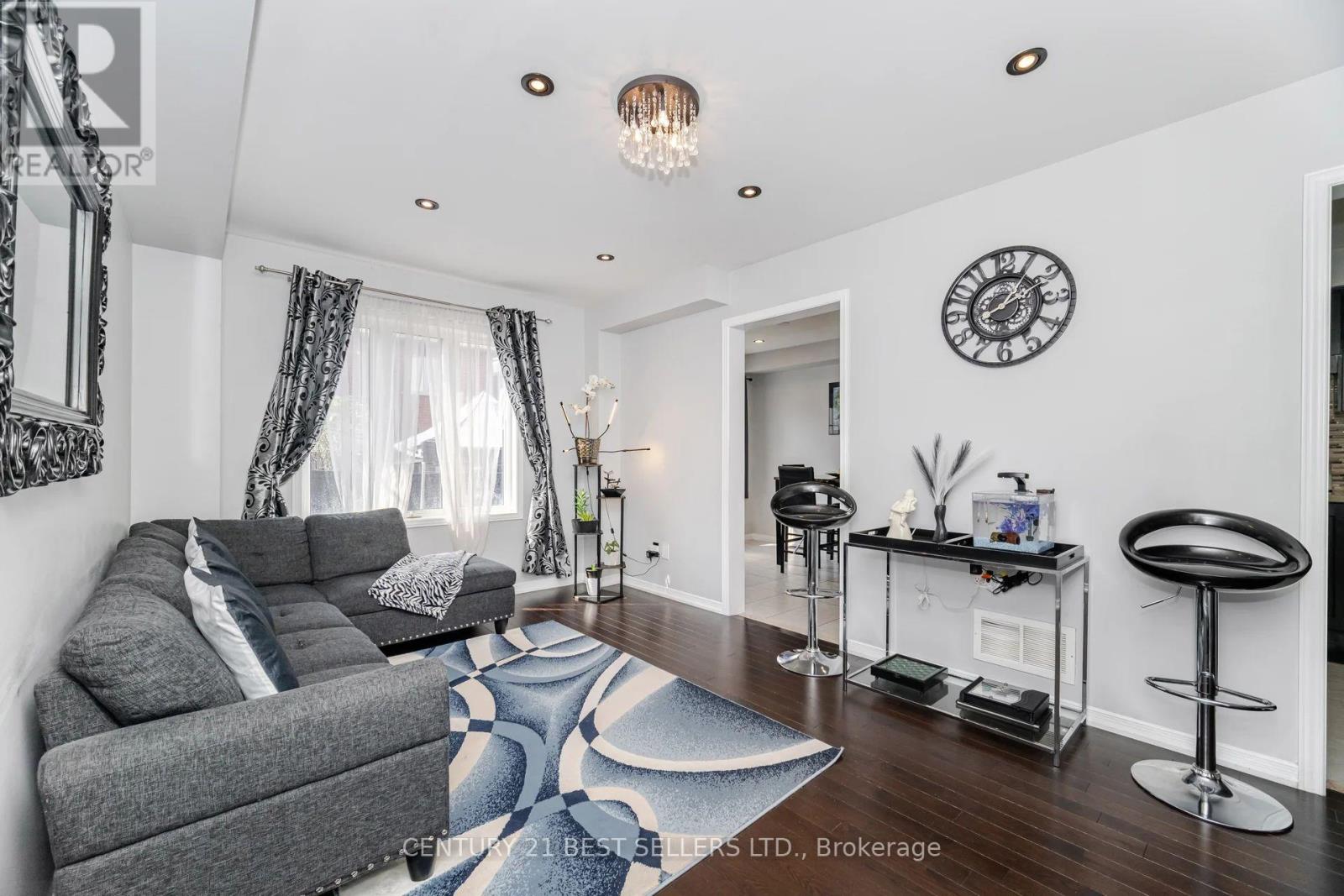 416 Duncan Lane, Milton, Ontario  L9T 0V3 - Photo 12 - W12429287