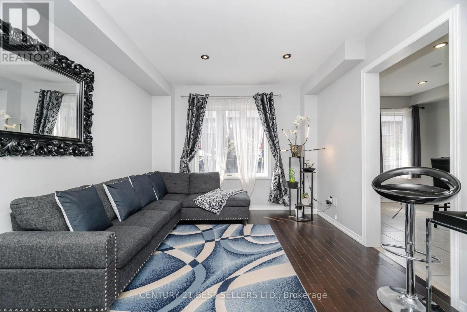 416 Duncan Lane, Milton, Ontario  L9T 0V3 - Photo 11 - W12429287