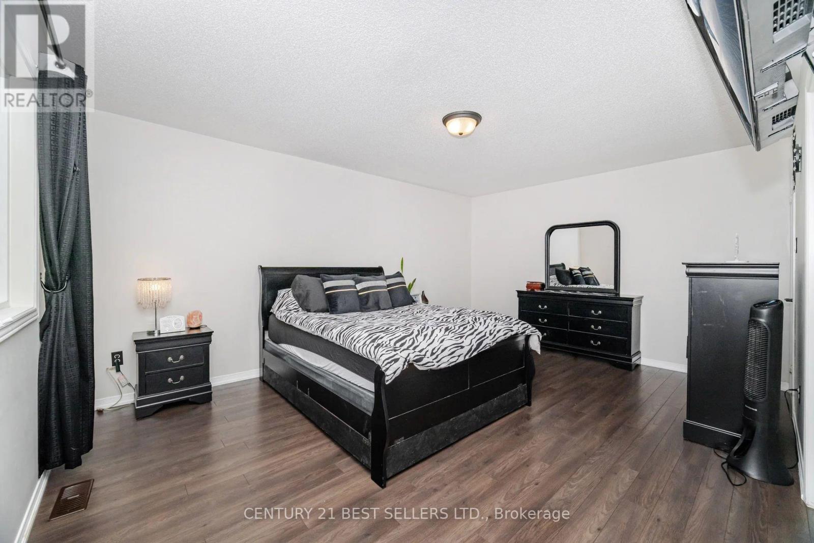 416 Duncan Lane, Milton, Ontario  L9T 0V3 - Photo 25 - W12429287