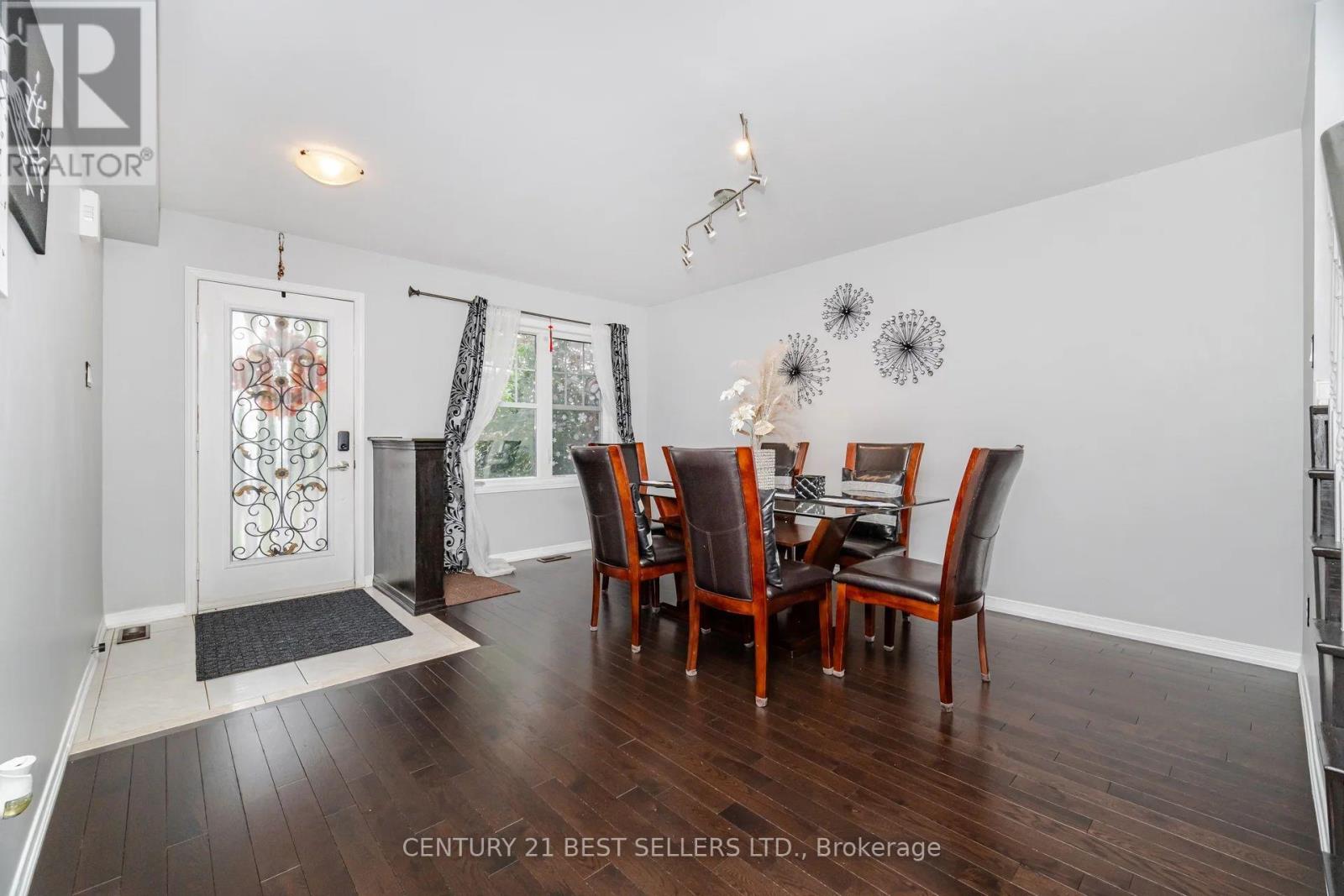 416 Duncan Lane, Milton, Ontario  L9T 0V3 - Photo 5 - W12429287