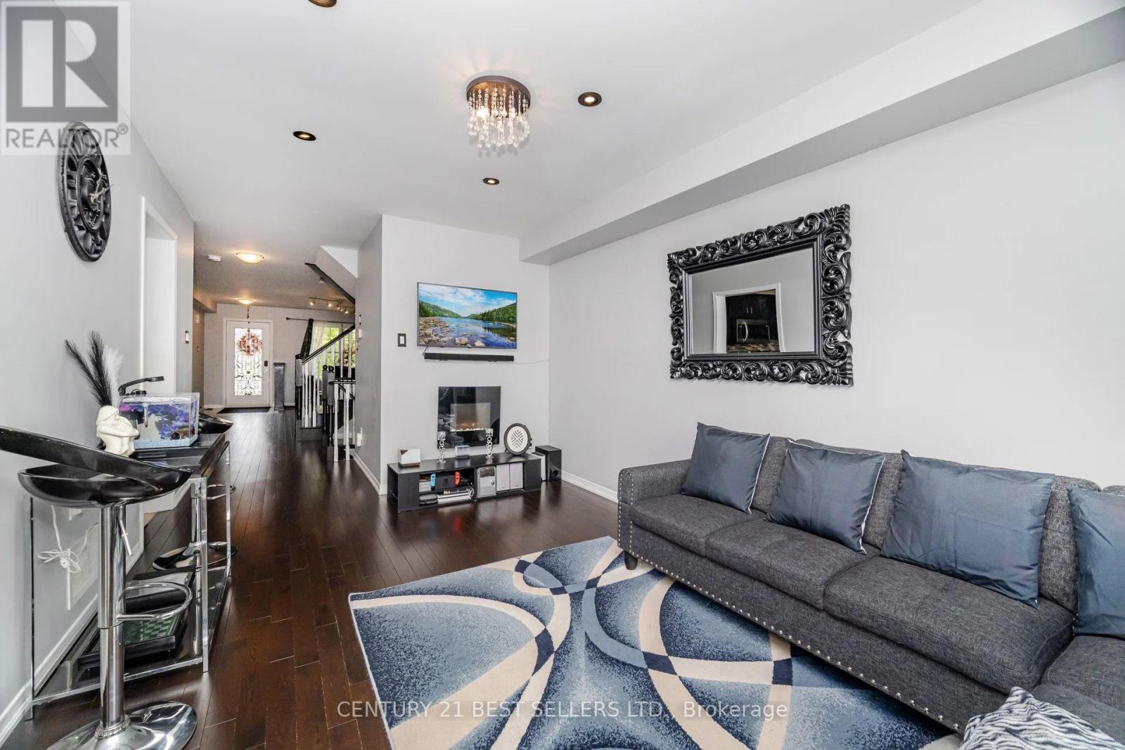 416 Duncan Lane, Milton, Ontario  L9T 0V3 - Photo 9 - W12429287