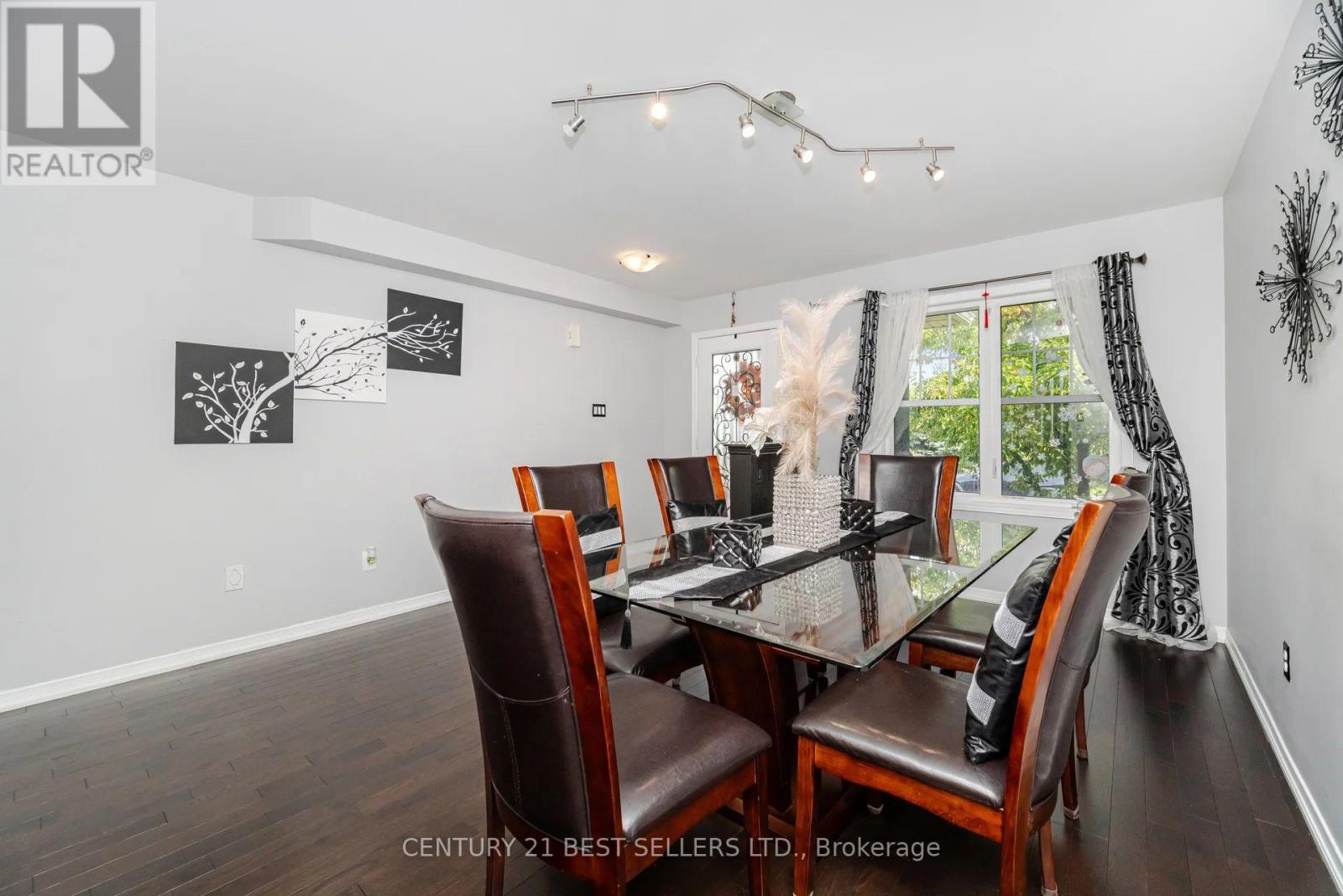 416 Duncan Lane, Milton, Ontario  L9T 0V3 - Photo 7 - W12429287