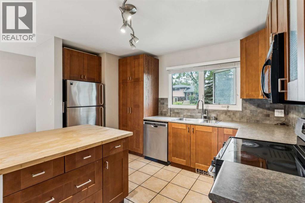439 Hendon Drive Nw, Calgary, Alberta  T2K 2A1 - Photo 9 - A2247777