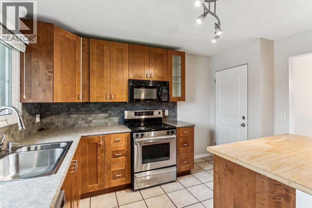 439 Hendon Drive Nw, Calgary, Alberta  T2K 2A1 - Photo 10 - A2247777