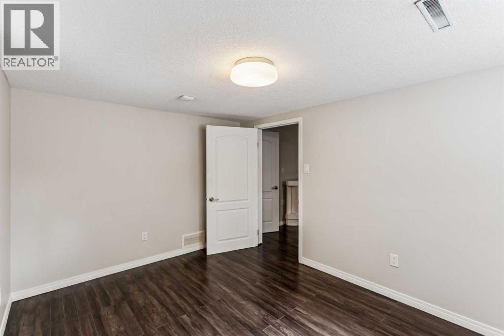 439 Hendon Drive Nw, Calgary, Alberta  T2K 2A1 - Photo 34 - A2247777