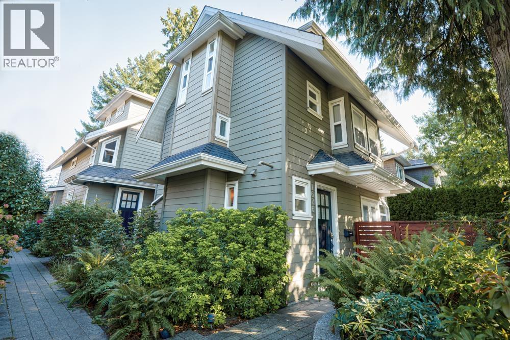 1626 St. Andrews Avenue, North Vancouver, British Columbia  V7L 3L6 - Photo 2 - R3047799