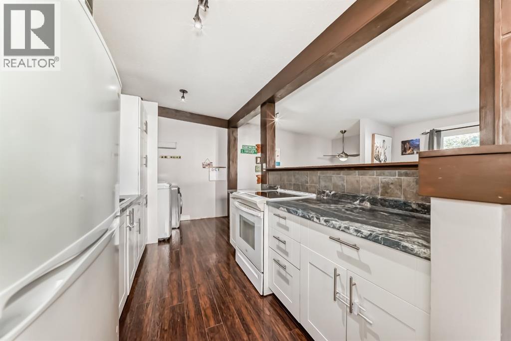 724d Raynard Crescent Se, Calgary, Alberta  T2A 1X7 - Photo 4 - A2262384