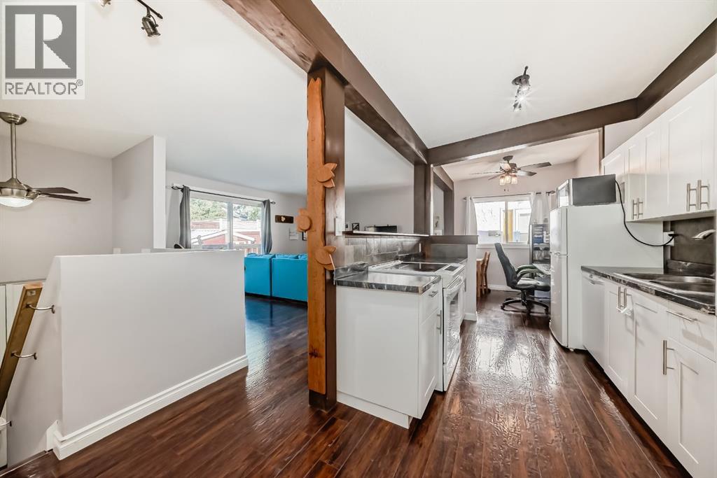 724d Raynard Crescent Se, Calgary, Alberta  T2A 1X7 - Photo 3 - A2262384