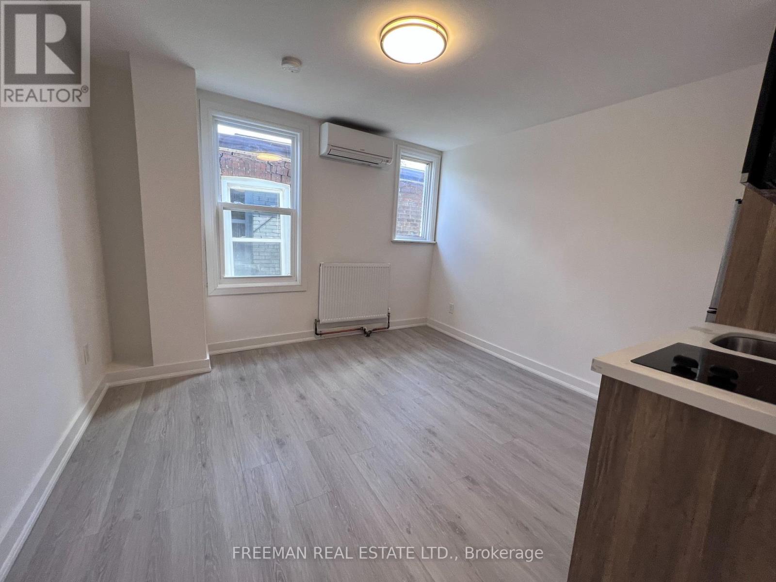 204 - 15 Thorburn Avenue, Toronto, Ontario  M6K 1C4 - Photo 4 - C12268195
