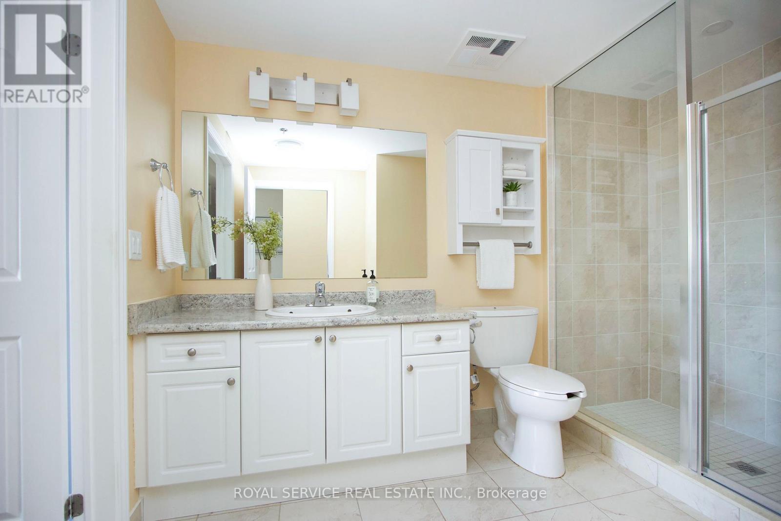 308 - 21 Brookhouse Drive, Clarington, Ontario  L1B 0V4 - Photo 14 - E12440293