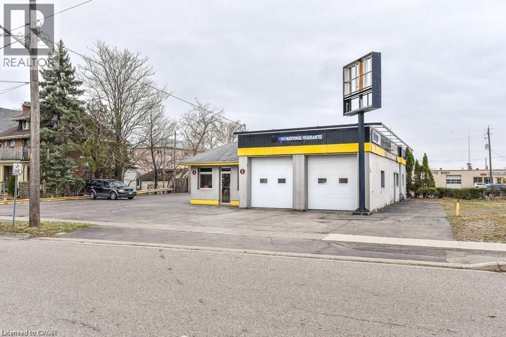 123 CHATHAM Street, Brantford, Ontario