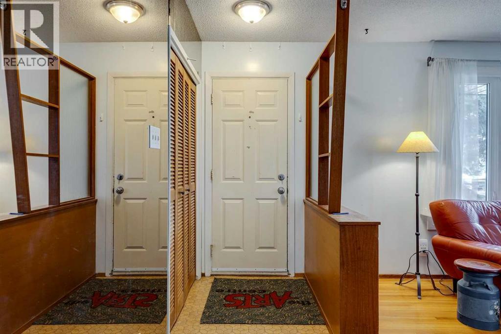 5023 Nemiskam Road Nw, Calgary, Alberta  T2K 2P8 - Photo 4 - A2247621