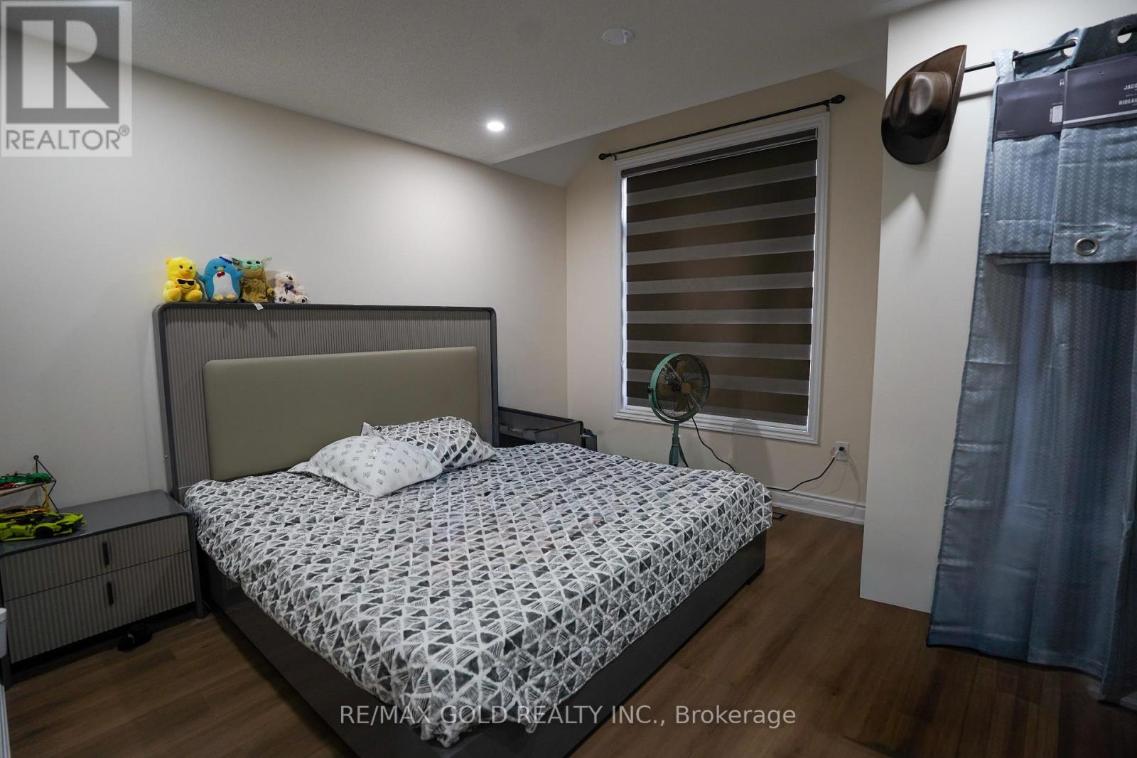 126 Molozzi Street, Erin, Ontario  N0B 1T0 - Photo 2 - X12413831