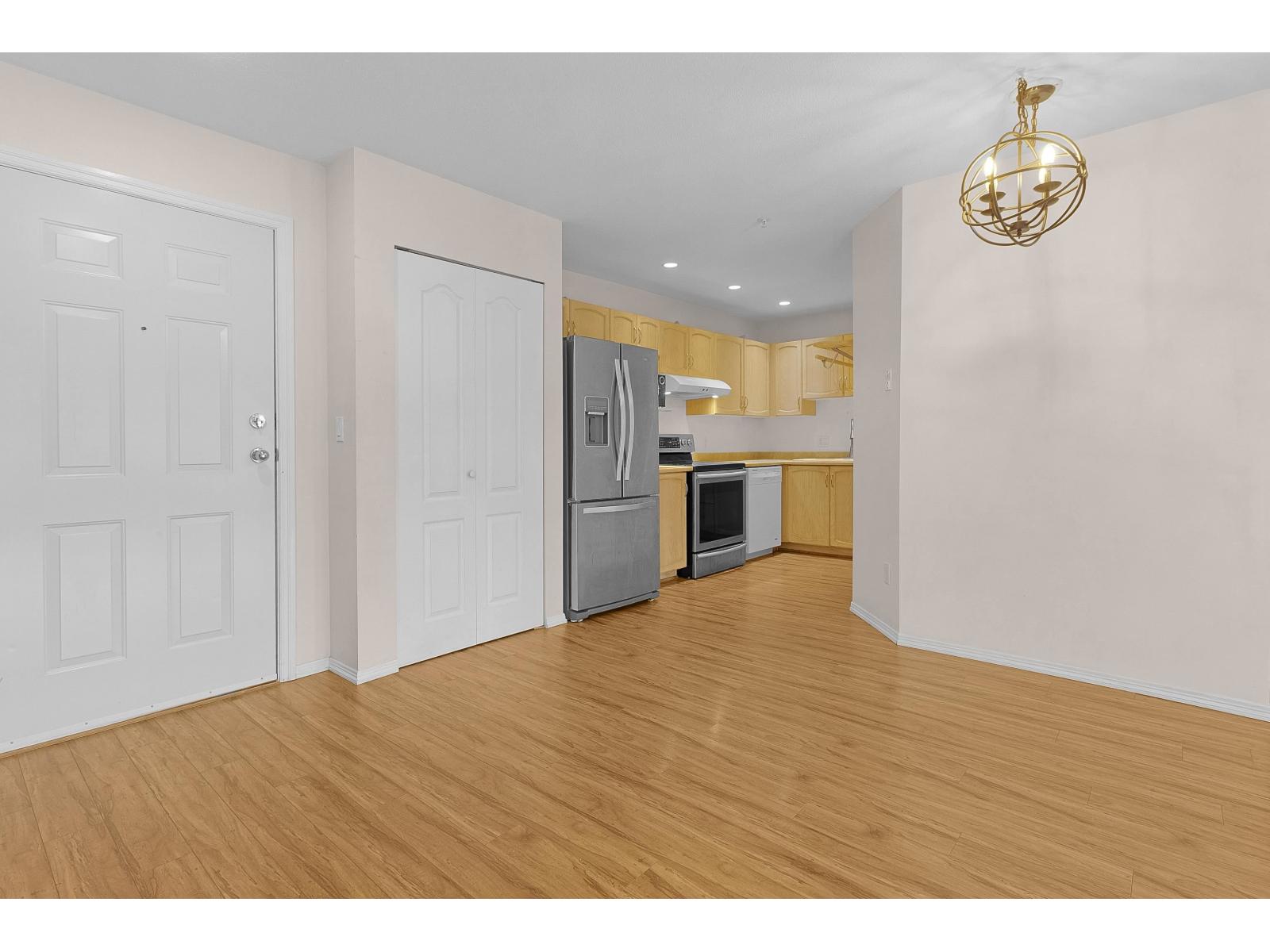 406 2960 Trethewey Street, Abbotsford, British Columbia  V2T 6P5 - Photo 5 - R3054556