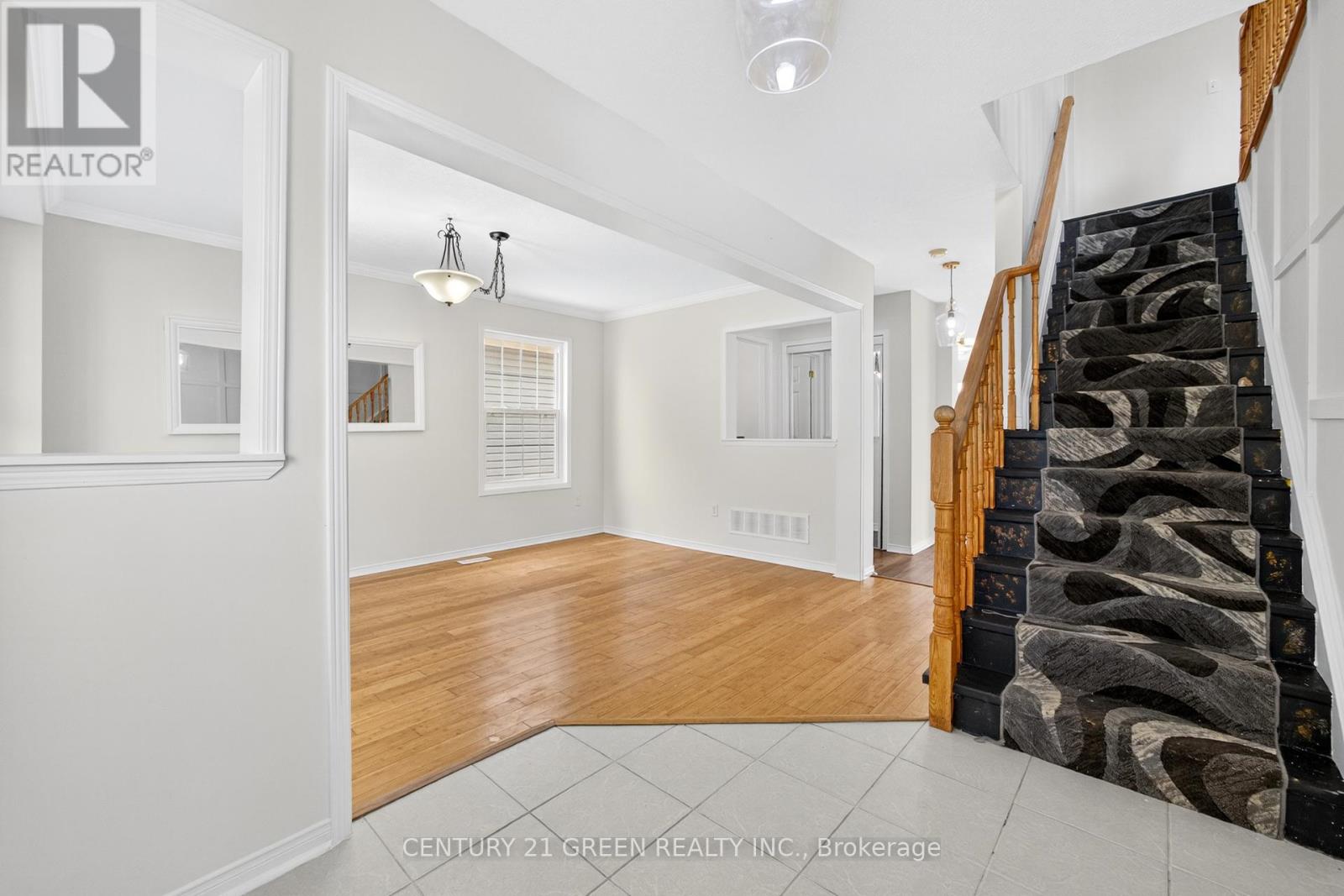 110 Hunter Way, Brantford, Ontario  N3T 0B1 - Photo 4 - X12414676